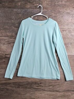 Natural Uniforms Lightweight Long-Sleeve Crewneck Top in Light Aqua